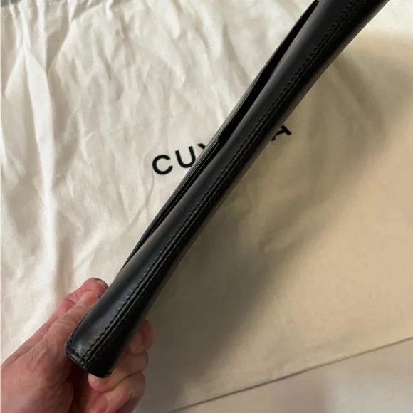 Cuyana Black Leather Clutch with Magnetic Closure Dustbag Included - Picture 5 of 14
